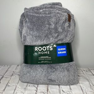 Roots Queen Sized Soft Fleece Blanket